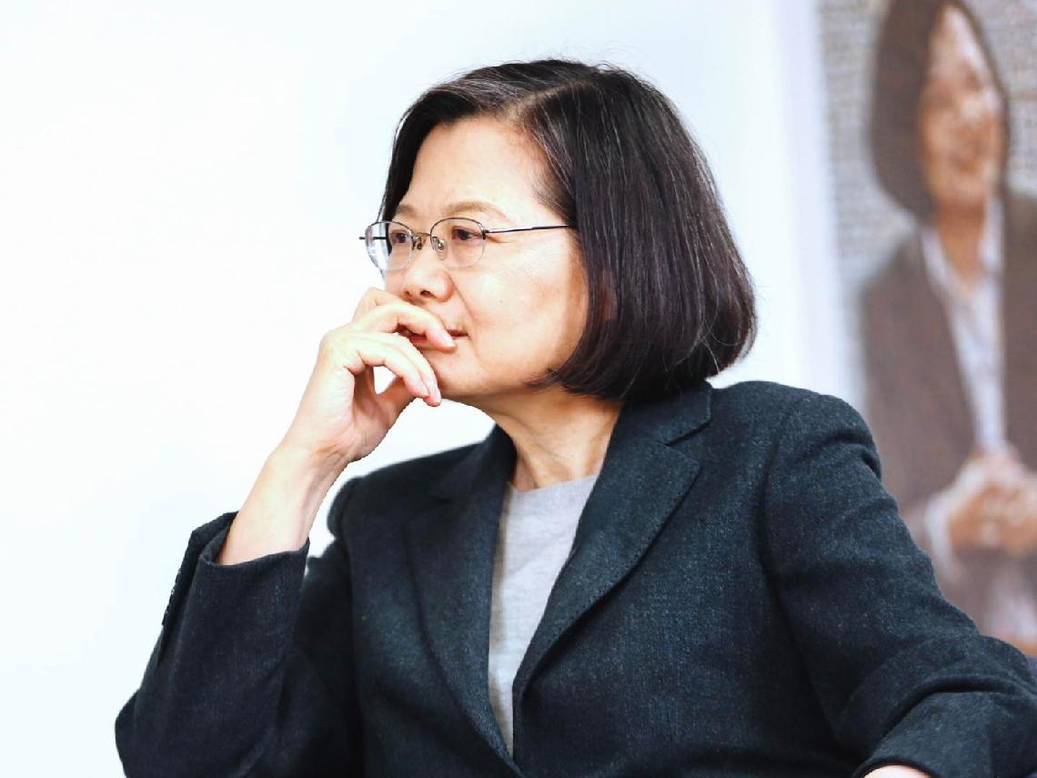 大罷免倒數3天，蔡英文發聲：謝謝大家喚醒身邊許多人「台灣民主非空泛口號，是人民日常實踐」